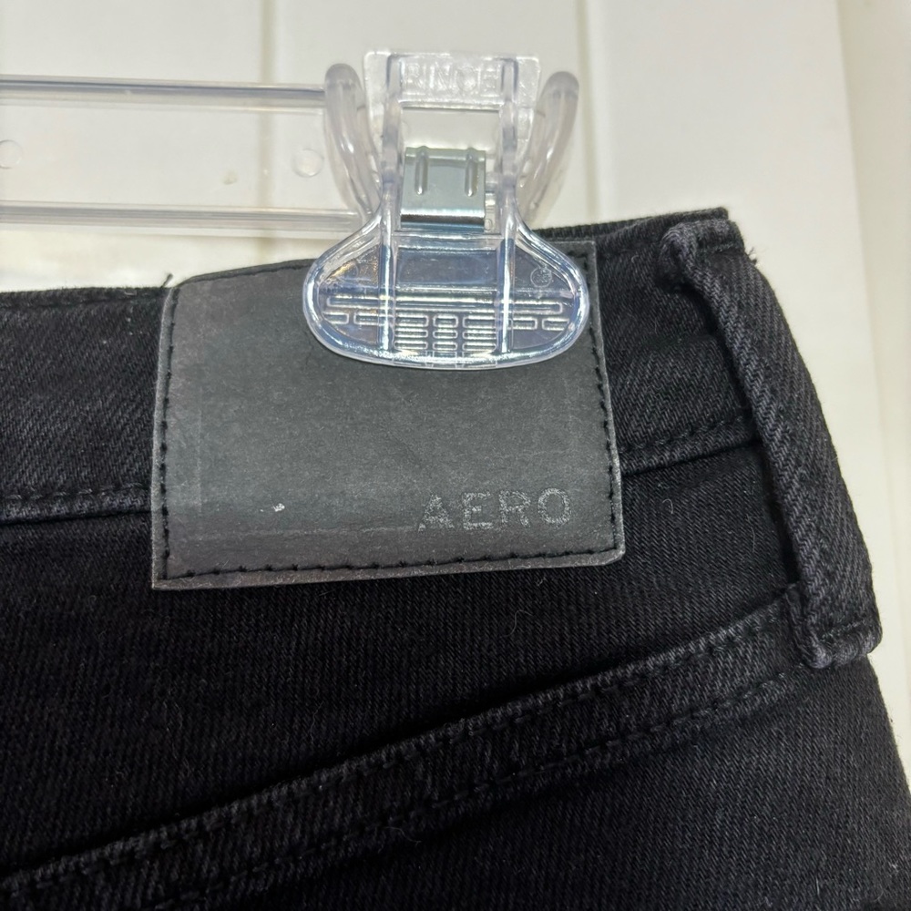 NWT Aeropostale women’s black high rise distressed ripped mom Jean size 4 B8 - Picture 4 of 9
